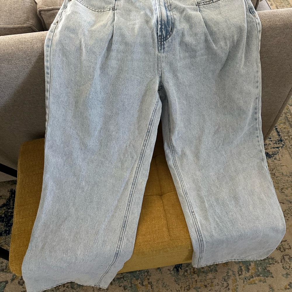 Forever 21 Light Wash Straight Leg Jeans